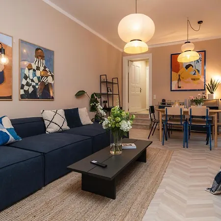 Arbio I Artsy Oasis *