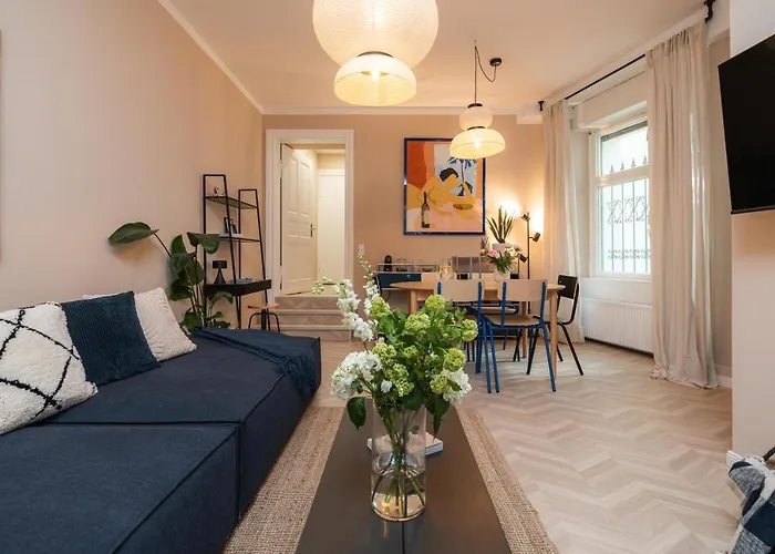 Arbio I Artsy Oasis *