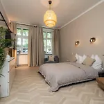 Arbio I Artsy Oasis * Berlin